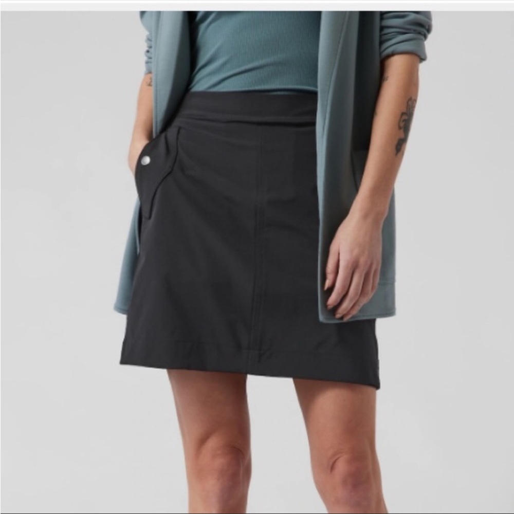 Athleta‎ Black Athletic Vienna Cargo Pull On Snap Pockets Skort Size 6